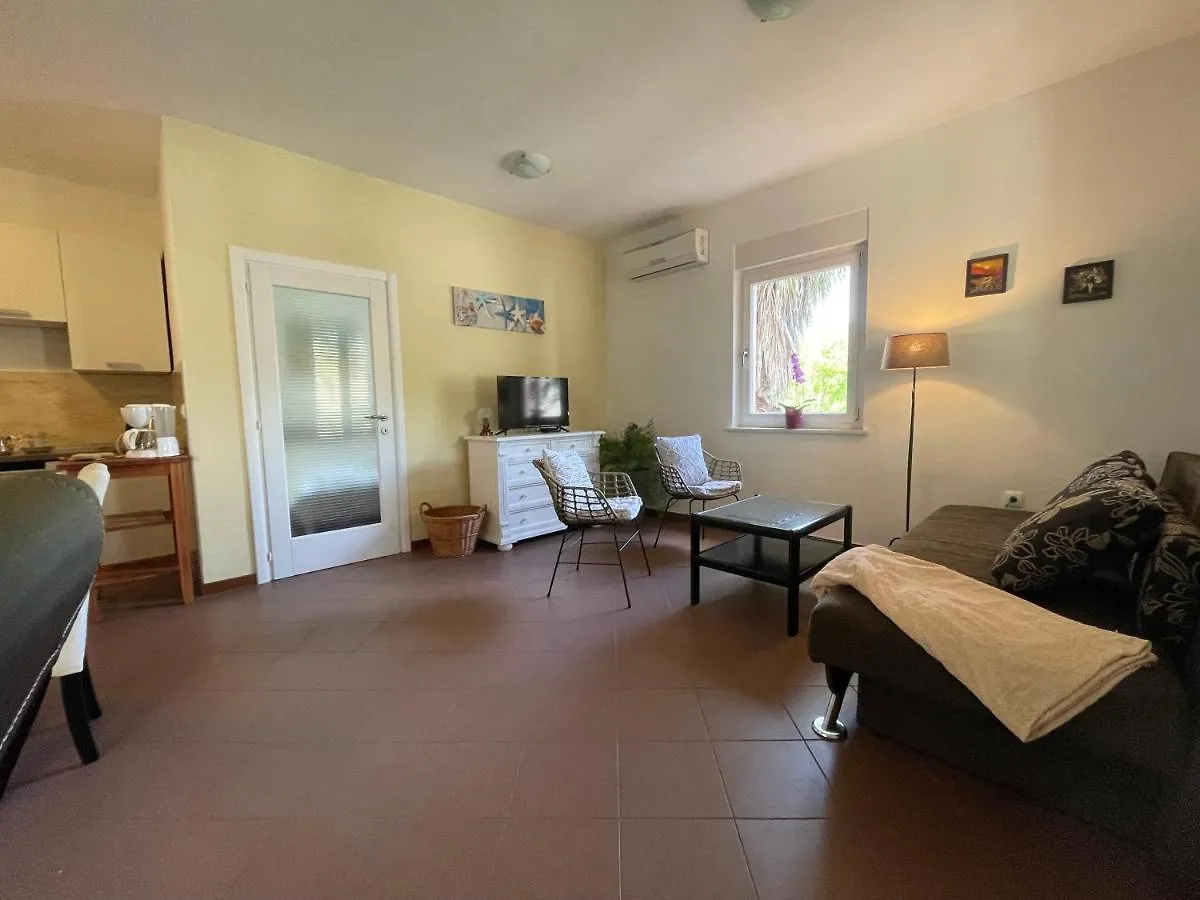 Grand Pool Apartments Ika-Opatija 0*, Opatija