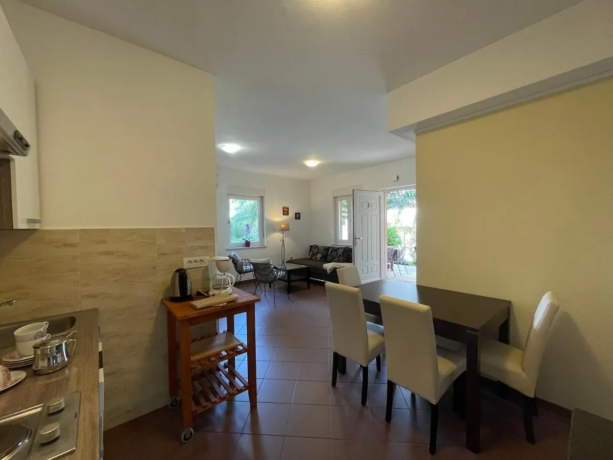 Grand Pool Apartments Ika-Opatija